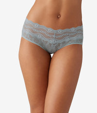 Lace Kiss Hipster: Abyss