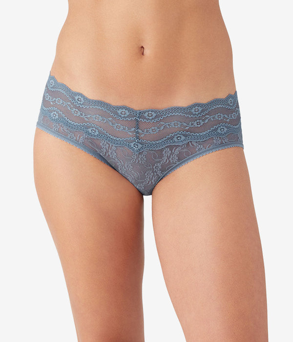 Lace Kiss Hipster: Infinity