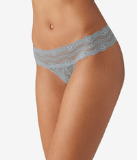 Lace Kiss Thong: Abyss