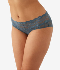 Lace Kiss Hipster: Stormy Weather