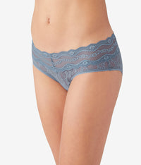 Lace Kiss Hipster: Infinity